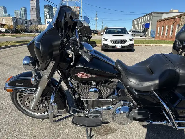 2011 Harley-Davidson Electra Glide Classic ~ ELECTRA GLIDE CLASS in Sport Touring in City of Toronto - Image 19