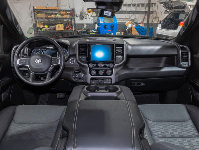 2025 Ram 1500 WARLOCK CREW 4X4 *GR. REMORQ* CARPLAY *DIFF 3.92 in Cars & Trucks in Laurentides - Image 4