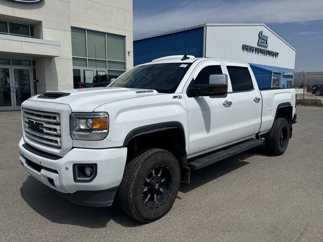 2018 GMC Sierra 3500HD SLT in Cars & Trucks in Calgary