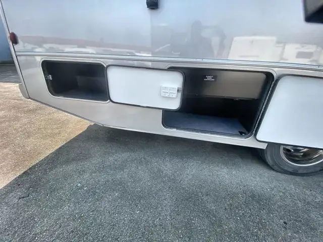 2020 Winnebago Adventurer 30T in RVs & Motorhomes in Abbotsford - Image 45