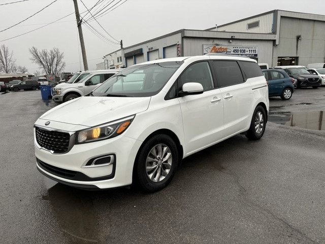 2021 KIA Sedona LX in Cars & Trucks in Laval / North Shore