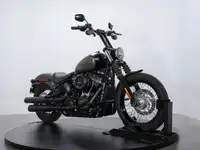 2018 Harley-Davidson® Street Bob - GREY