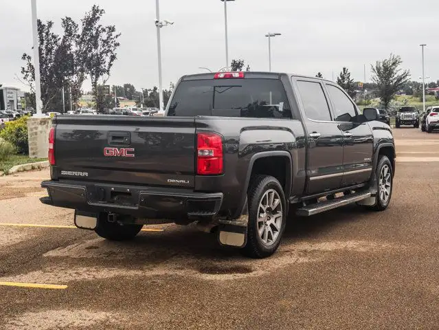 2015 GMC Sierra 1500 Denali 6.2L dans Autos et camions dans Comté de Strathcona - Image 10