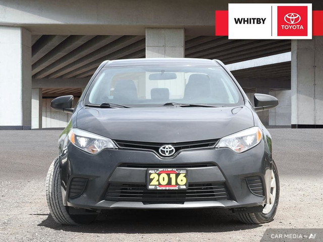 2016 Toyota Corolla CE FWD 1.8L / 4-Speed Automatic in Cars & Trucks in Oshawa / Durham Region - Image 3
