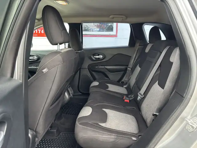 2016 Jeep Cherokee SPORT | 4WD | HEATED SEATS | 2.4L FUEL EFFICI in Cars & Trucks in Calgary - Image 20