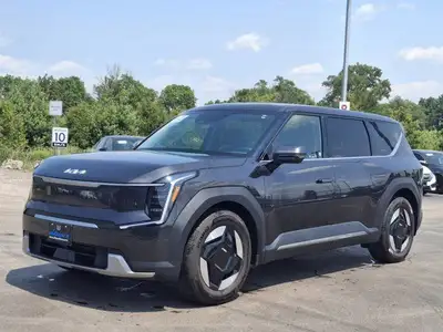 Come see this certified 2024 Kia EV9 Wind| 3rd Row | Leather | Heated Wheel | Cooled + Heated Seats...