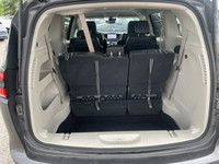 This Chrysler Pacifica delivers a Regular Unleaded V-6 3.6 L/220 engine powering this Automatic tran... (image 4)