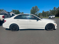 Engine: 2.5L V6 DOHC 24V L/100Km City: 11.8 L/100Km Hwy: 7.4 Safety Equipment First aid kit Front si... (image 2)