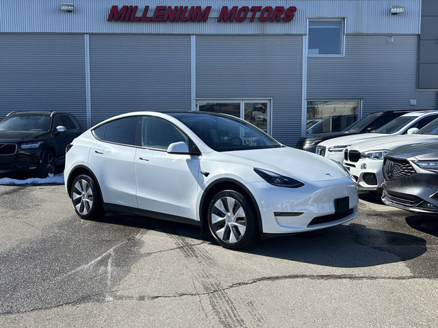 2023 Tesla Model Y LONG RANGE DUAL MOTOR AWD/AUTOSTEER/NAVI/B.CA in Cars & Trucks in Calgary