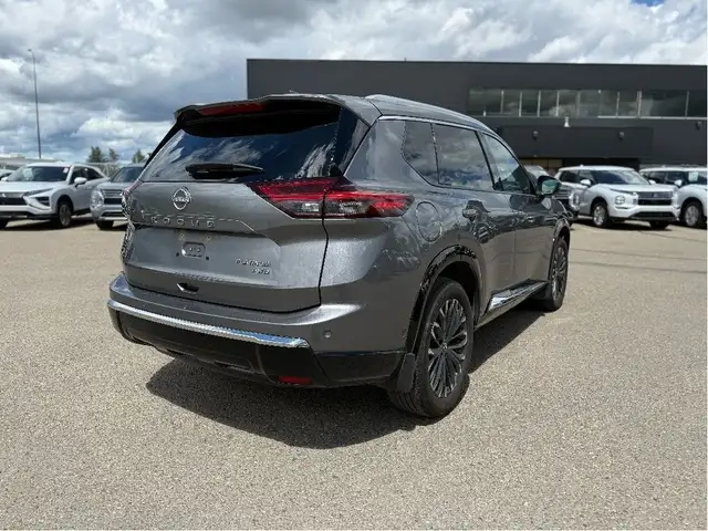 2024 Nissan Rogue AWD Platinum in Cars & Trucks in Calgary - Image 6