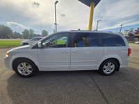 The 2016 Dodge Grand Caravan SE is equipped with Power Sliding Doors, Back up Camera, Power Tail Gat... (image 7)