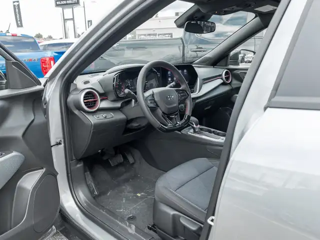 2025 Chevrolet Trax 1RS- Sunroof | Heated Steering Wheel dans Autos et camions dans Région de Markham/York - Image 9