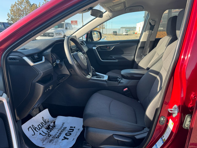 2019 Toyota RAV4 LE AWD in Cars & Trucks in Lethbridge - Image 4