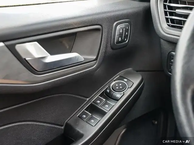 2021 Ford Escape Titanium Hybrid | Adaptive Cruise Control in Cars & Trucks in Windsor Region - Image 18