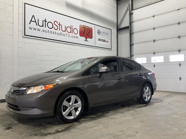 Honda Civic Sdn 4 portes, boîte manuelle, LX 2012 à vendre in Cars & Trucks in Laval / North Shore