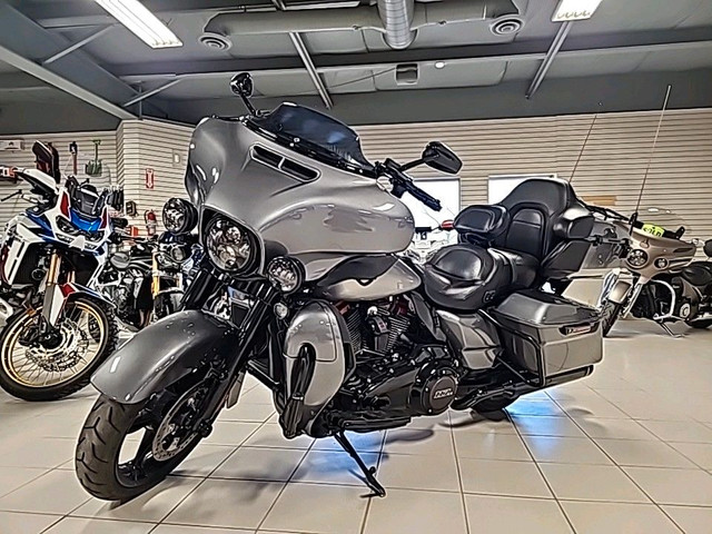 2019 Harley-Davidson CVO ULTRA LTD SPECIAL OFFER in Street, Cruisers & Choppers in Grande Prairie - Image 3