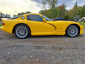 2001 Dodge Viper GTS ACR edition