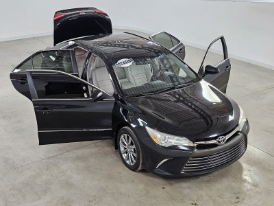 2015 TOYOTA CAMRY XLE 2.5L MAGS*TOIT*CUIR/SUEDE CHAUFFANTS*DEMAR