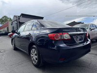 2013 Toyota Corolla LE manuelle sièges chauffants prie USB et aux pour la musique avec Bluetooth bon... (image 3)