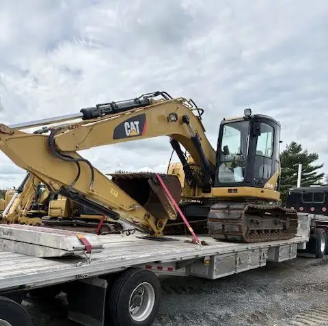 2011 CAT 313D in Heavy Equipment in City of Halifax - Image 2