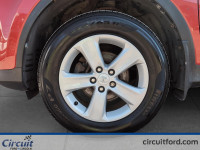 Fiable et extrêmement populaire, le Toyota RAV4 XLE 2014 est parfait pour affronter le climat québéc... (image 7)