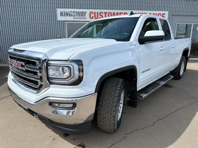 2017 GMC SIERRA 1500 SLE ONE OWNER accident free / 195,436 km's in Cars & Trucks in Edmonton - Image 3
