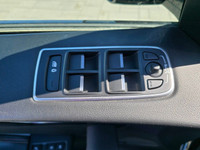 2020 Jaguar F-Pace Prestige 25T AWD with only 79,000kms. Clean history with no accidents See Carfax... (image 9)