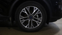 This Ford Escape has a powerful Gas/Electric I-4 2.5 L/152 engine powering this Variable transmissio... (image 9)