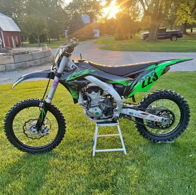 APPLY NOW: https://www.ridecollective.ca/get-pre-approved The 2016 KAWASAKI KX450F underwent signifi...