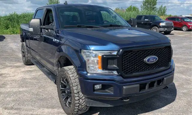 2020 Ford F-150 XLT 4WD SuperCrew 6.5' Box in Cars & Trucks in London - Image 2