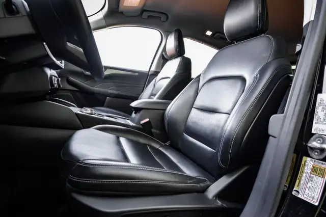 2021 Ford Escape Titanium Hybrid AWD • NAVIGATION • PREM. AUDIO in Cars & Trucks in Kingston - Image 34