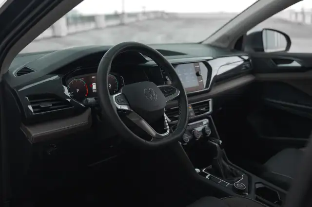 2023 Volkswagen Taos in Cars & Trucks in Delta/Surrey/Langley - Image 10