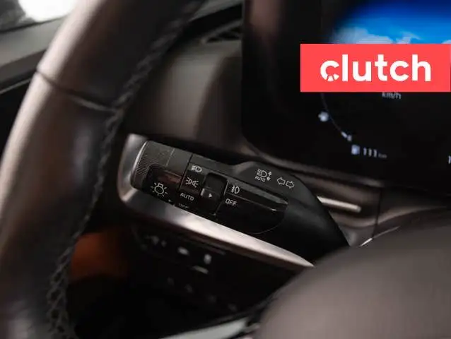 2022 Kia Carnival SX w/ Apple CarPlay & Android Auto, Rearview C dans Autos et camions dans Bedford - Image 32