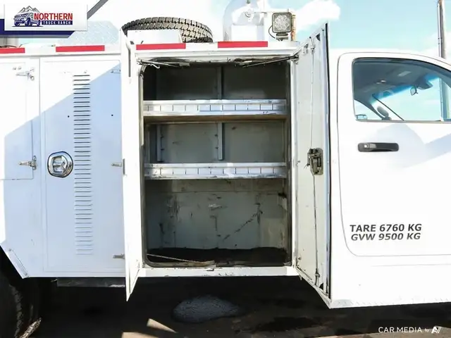 2018 RAM 5500 Chassis ST/SLT REGULAR CAB 4X4 SERVICE TRUCK CR... dans Autos et camions dans Ville d’Edmonton - Image 12