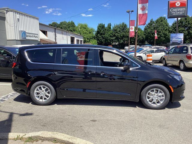 2025 Chrysler Voyager LX in Cars & Trucks in Oakville / Halton Region - Image 4