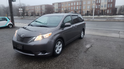 2015 Toyota Sienna LE