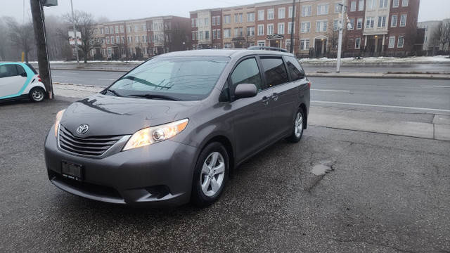 2015 Toyota Sienna LE in Cars & Trucks in City of Toronto