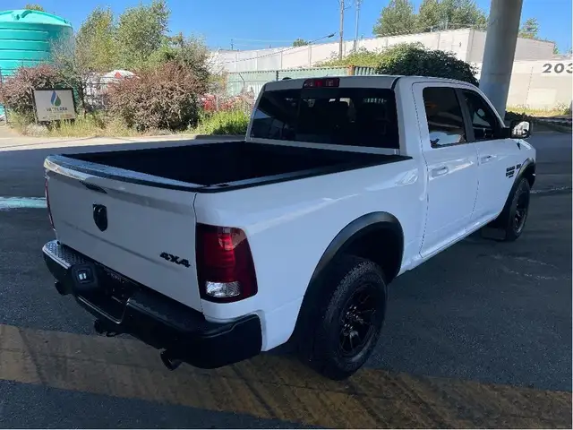 2022 Ram 1500 Classic Warlock CREW 4WD 5.7L HEMI B/U CAMERA dans Autos et camions dans Delta/Surrey/Langley - Image 11