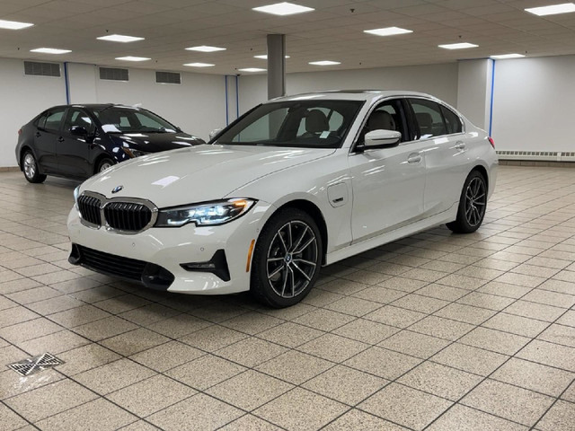 2022 BMW 3 Series 330E XDRIVE in Cars & Trucks in Calgary - Image 2