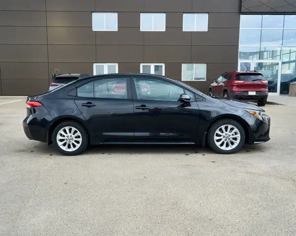 2022 Toyota Corolla LE | Heated Seats and Steering Wheel in Cars & Trucks in Edmonton - Image 7