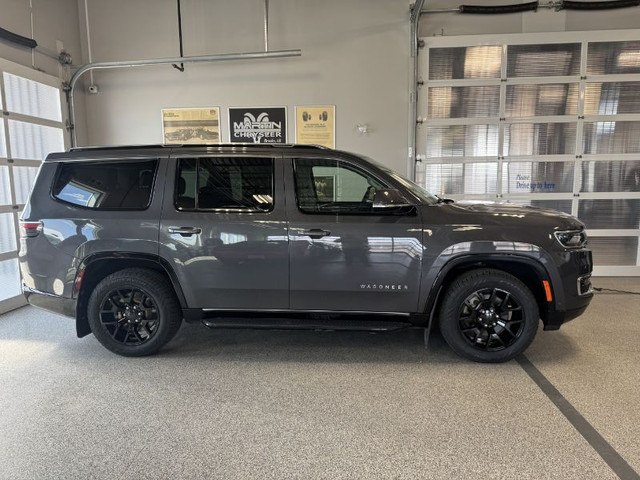 2022 JEEP Wagoneer Series II in Cars & Trucks in Medicine Hat