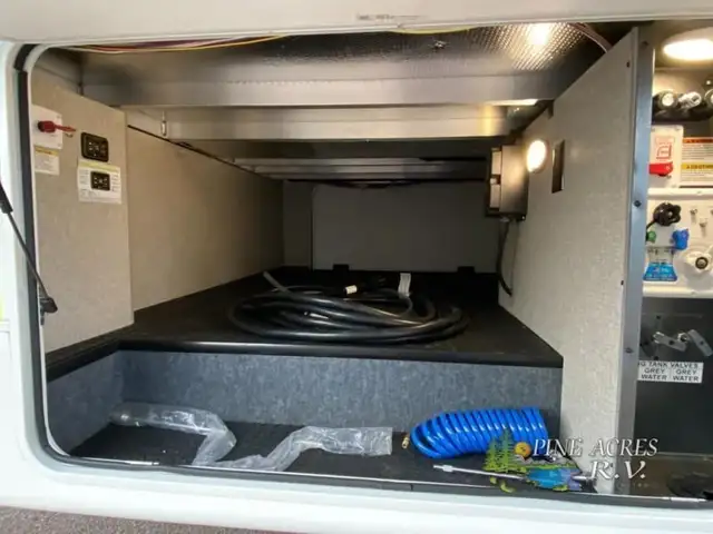2021 Jayco Eagle 321RSTS in Travel Trailers & Campers in Truro - Image 57