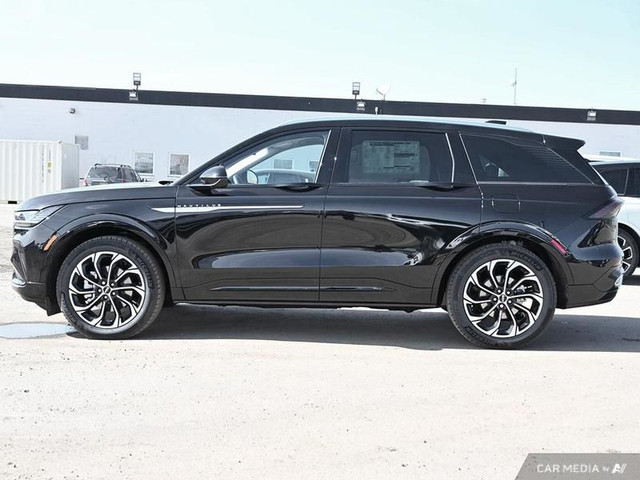 2025 Lincoln Nautilus Reserve in Cars & Trucks in Edmonton - Image 3