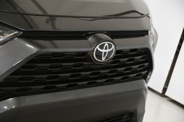 2023 Toyota RAV4 LE / AWD / Carplay / Bas km / Garantie Toyota / in Cars & Trucks in Longueuil / South Shore - Image 3