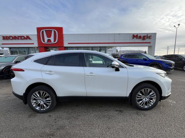  2022 TOYOTA | VENZA | LIMITED| HYBRID LIMITED | FULLY LOADED | in Cars & Trucks in Medicine Hat - Image 3