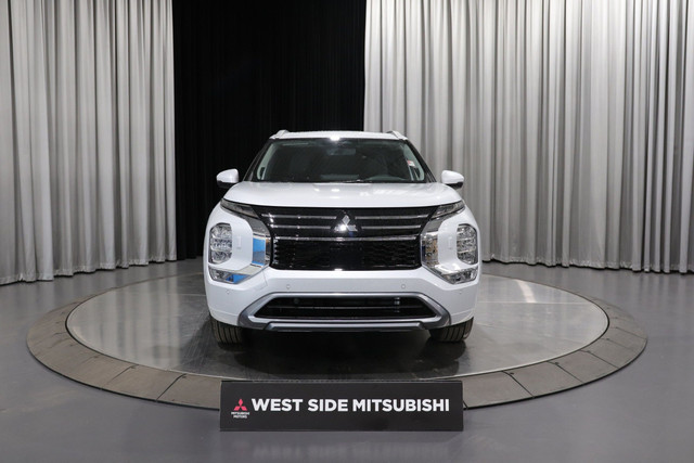 2025 Mitsubishi Outlander GT in Cars & Trucks in Edmonton - Image 2