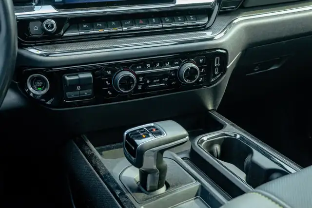 2023 Chevrolet Silverado Short BOX Crew CAB 1500 4WD ZR2 * GM CE in Cars & Trucks in Edmonton - Image 14