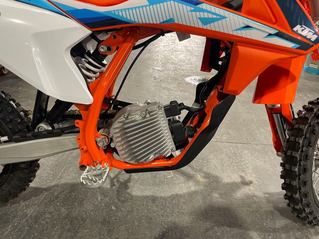 2024 KTM SX-E 3 in Street, Cruisers & Choppers in Calgary - Image 3