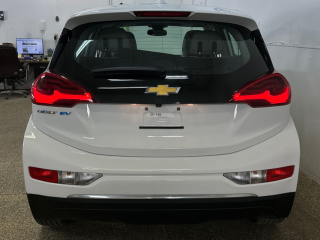 2021 Chevrolet Bolt EV LT EV/LT/REM START/PWR HATCH/OFF 1 OWN... in Cars & Trucks in Belleville - Image 4