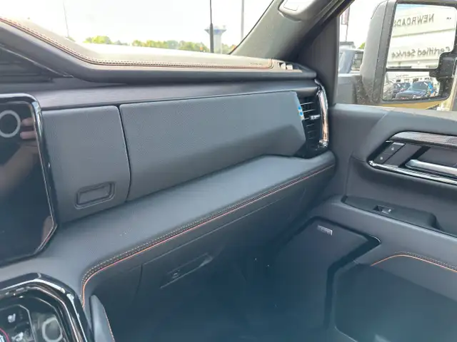 2025 GMC Sierra 2500HD AT4 in Cars & Trucks in Markham / York Region - Image 23